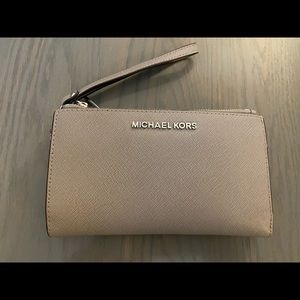 Micheal Kors Wallet Wristlet